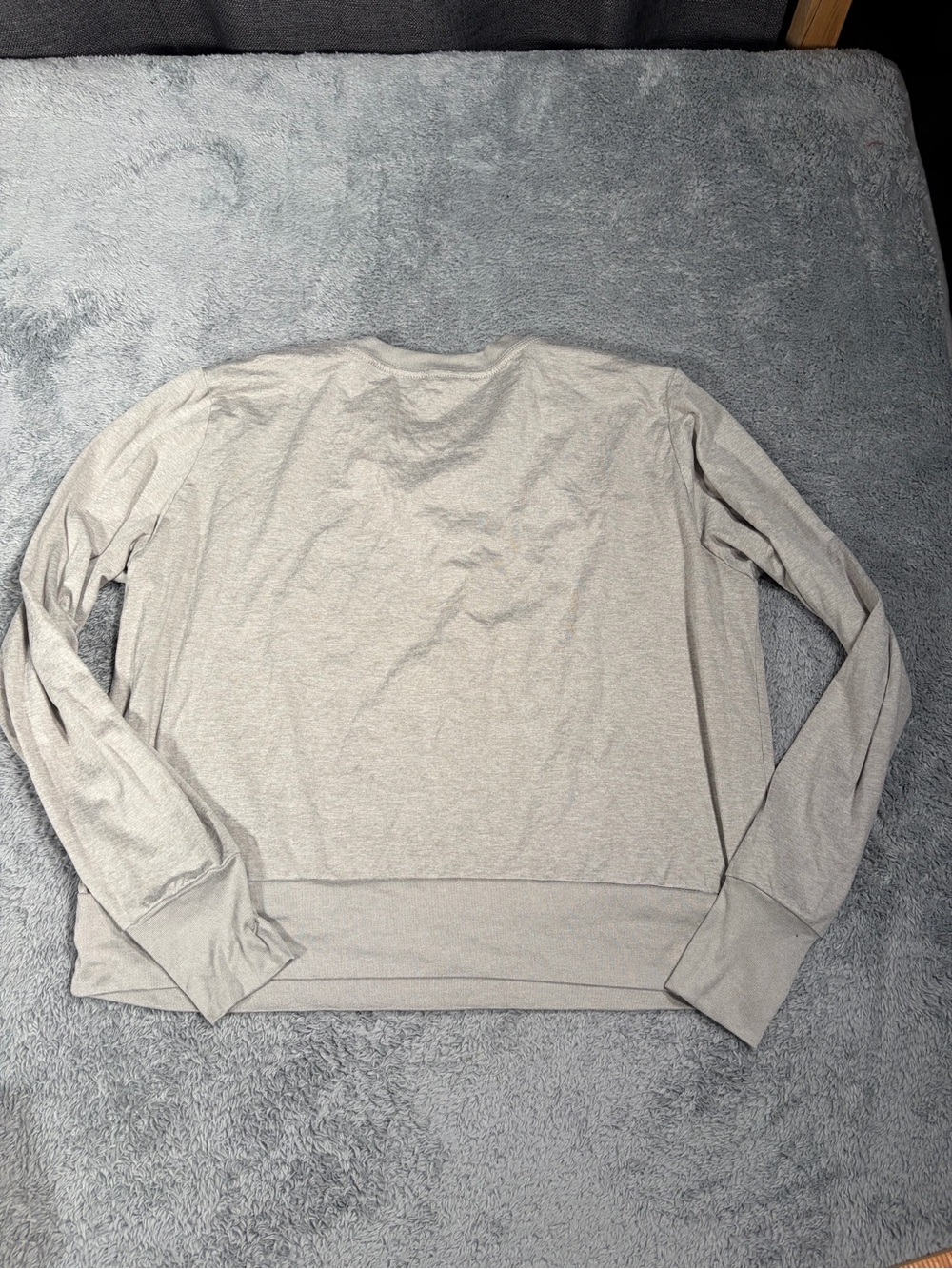 Vuori Gray Crewneck long sleeve shirt - Picture 9 of 12